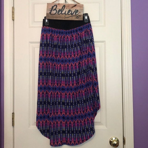 Patterned High-Low Skirt - Picture 2 of 2